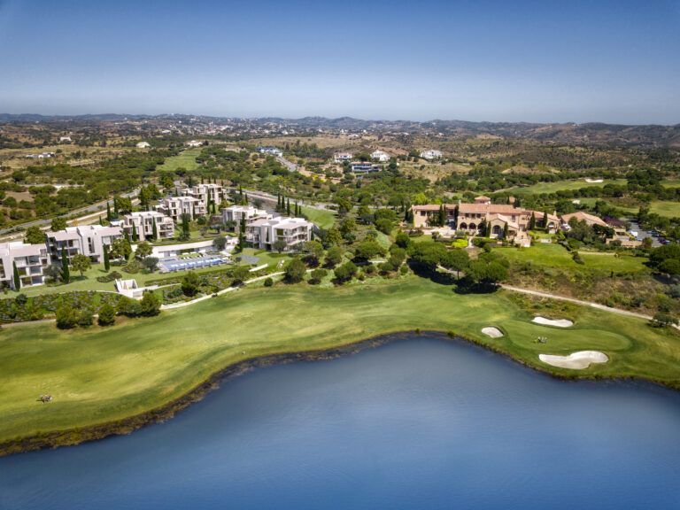 Vista aérea de Monte Rei golf resort Algarve Portugal