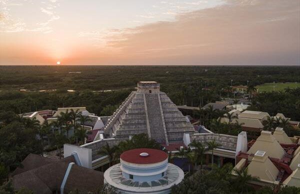 Iberostar Playa Paraiso resort de golf en la Riviera Maya con Andgolf Travel