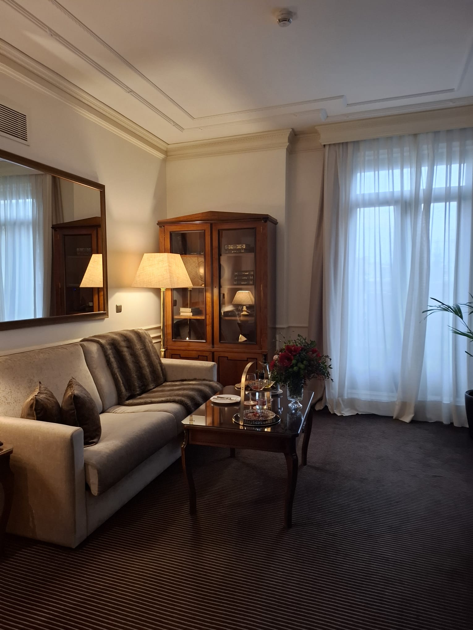 Salón dormitorio hotel Madrid selección Andgolf Travel