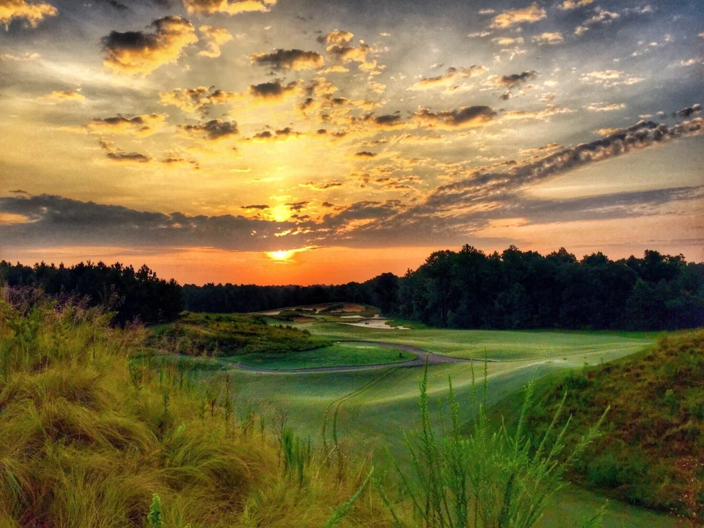 Tobacco Road Golf Course Carolina del Norte Viajes de golf Andgolf Travel puesta de sol