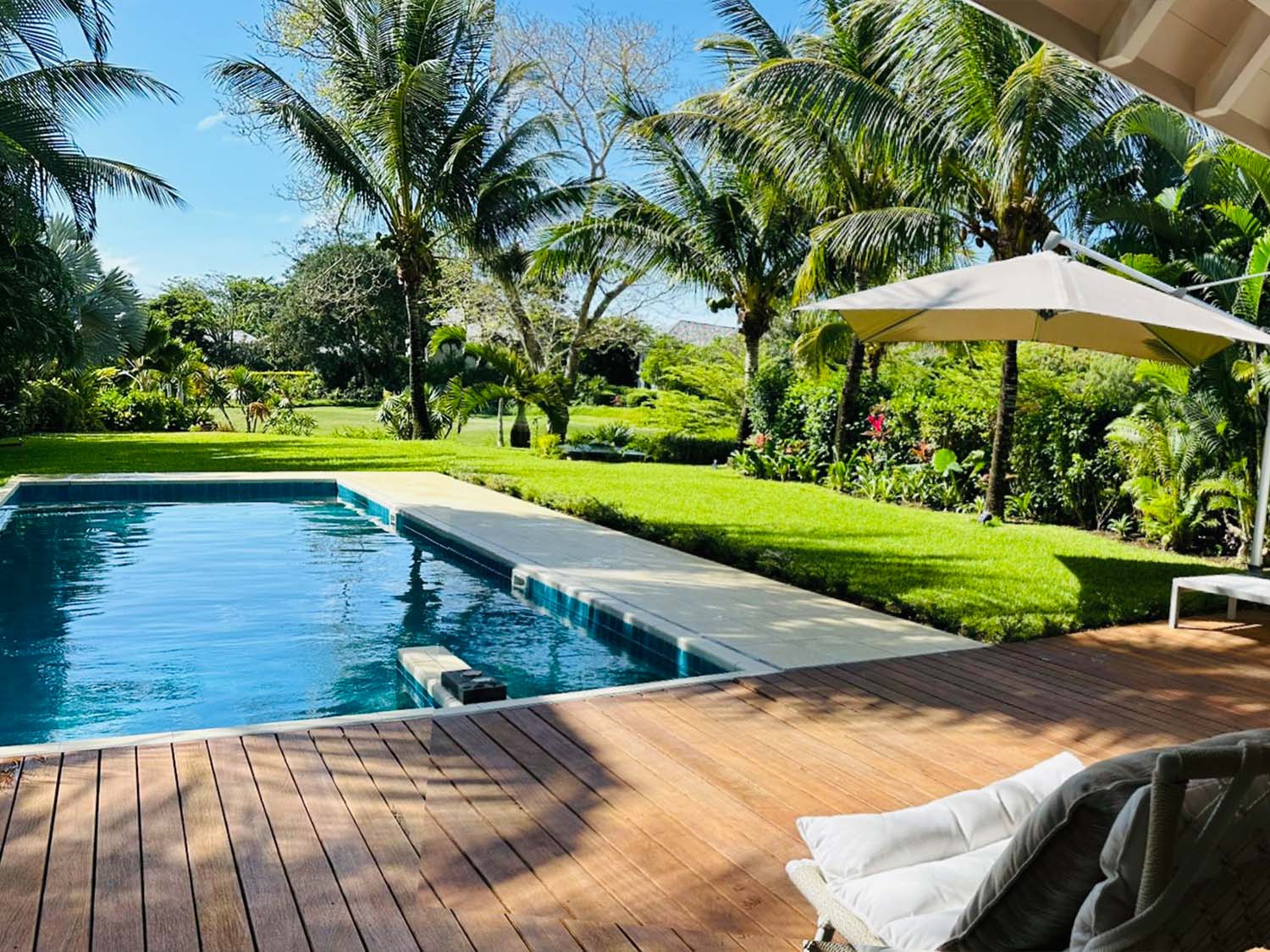 villa-yokohono-anahita-golf-club-isla-mauricio-3-dormitorios-duplex-terraza-piscina