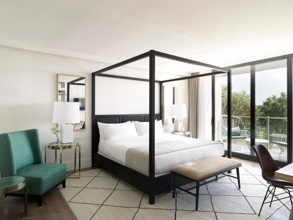 HOTEL CAMIRAL GINESTA SUITE