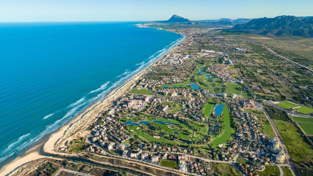 Oliva Nova Pano-Resort vista aerea playa
