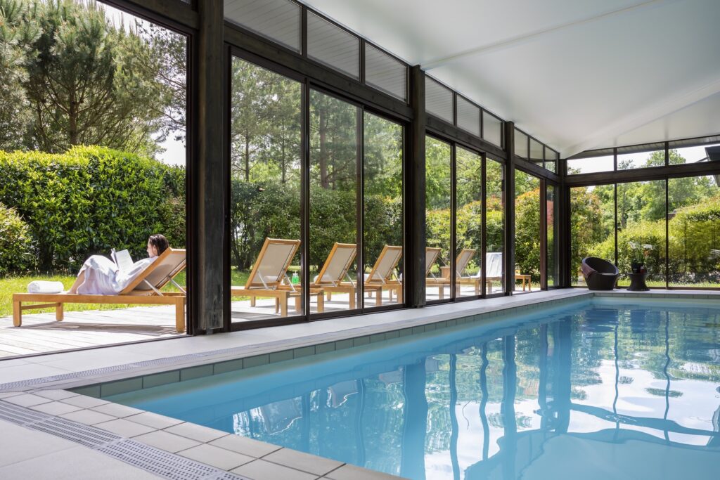 Cabot Burdeos piscina interior