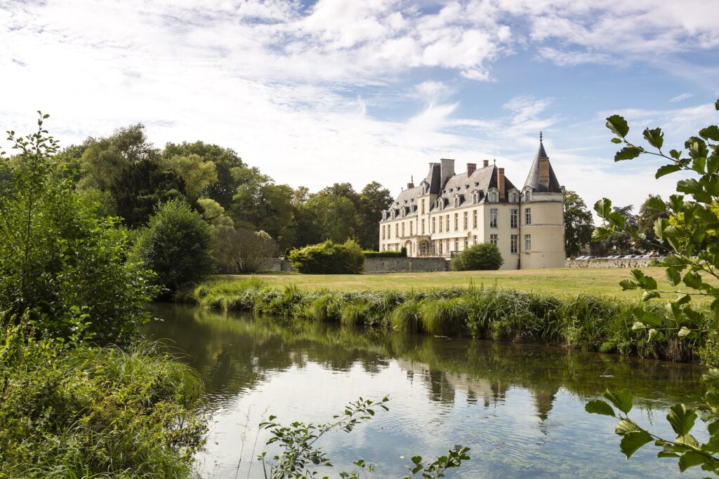 Chateau D'Augerville Paris exterior