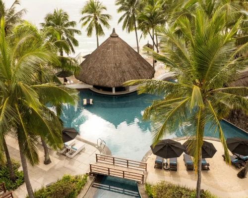 Constance-Belle_Mare_Plage-Piscina Mauricio con Andgolf Travel