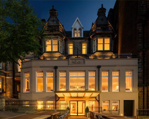 Seaton House exterior en Saint Andrews con Andgolf Travel
