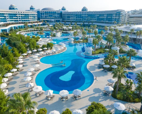 Sueno-hotels-deluxe-belek-main-pool