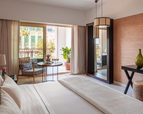 Victoria Golf Resort & Spa Palms Suite Over Bed To Balcony